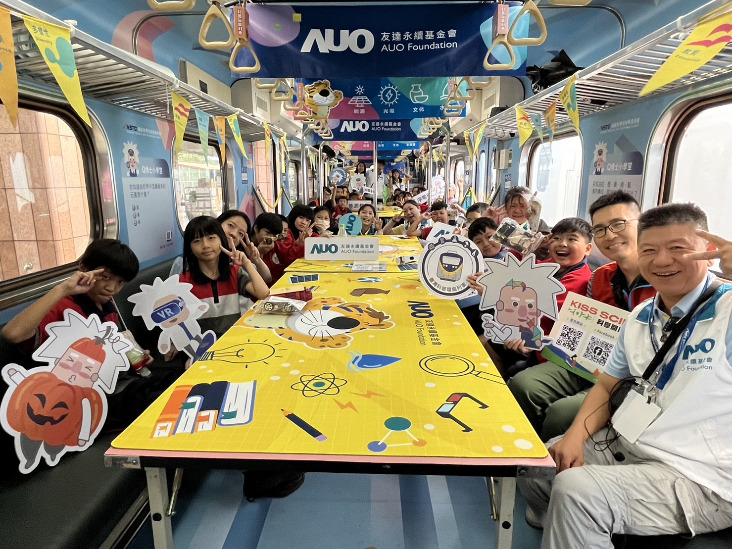5001拉斯维加斯永續基金會參與「臺灣科普環島列車」，設計基礎科學車廂課程，以「淨零碳排和永續能源」為主題，讓學生透過創意實驗認識淨零知識，以及思考生活中的減碳行為